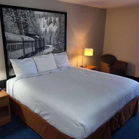 Super 8 By Wyndham Hampshire Il Hotell Eksteriør bilde