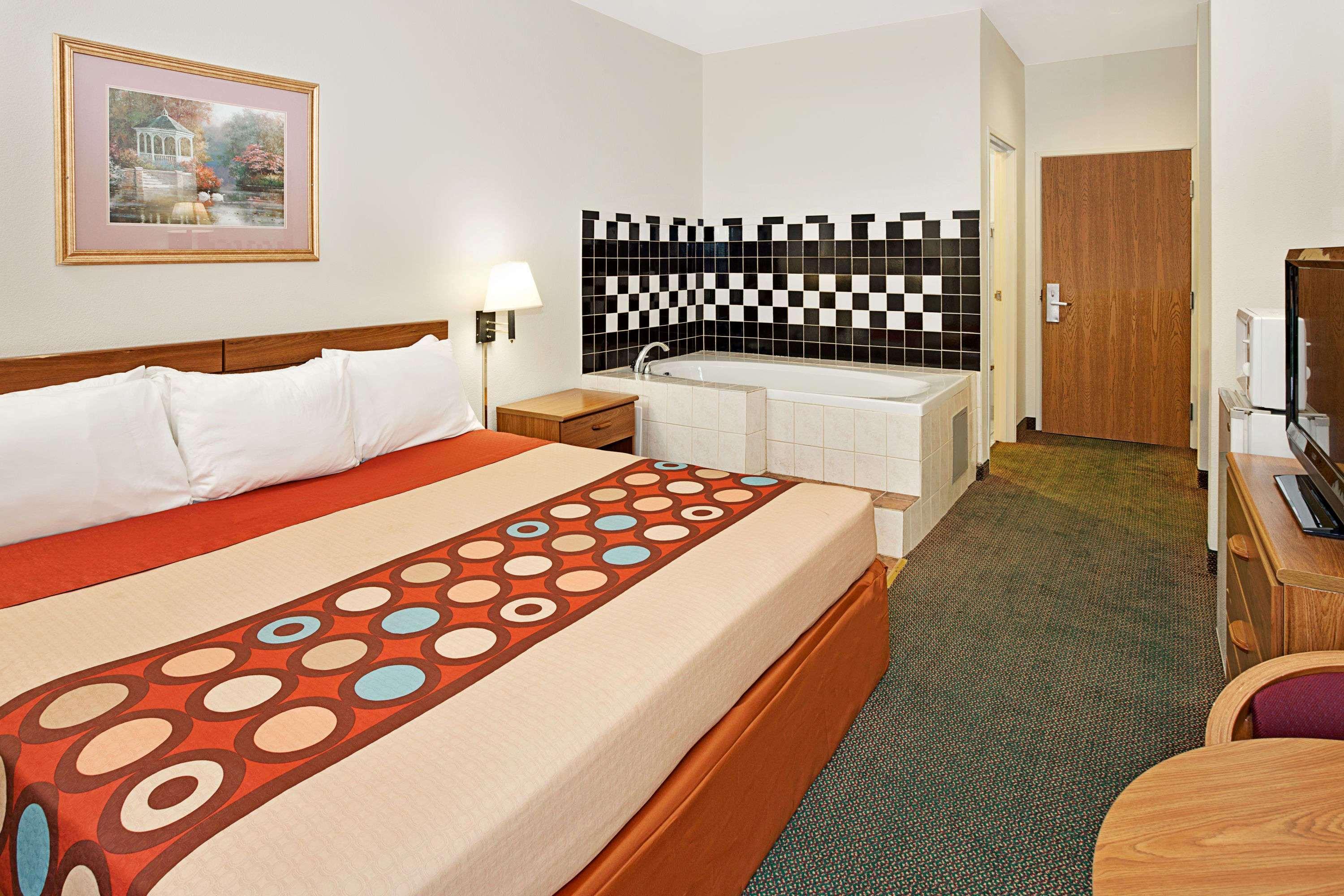 Super 8 By Wyndham Hampshire Il Hotell Eksteriør bilde