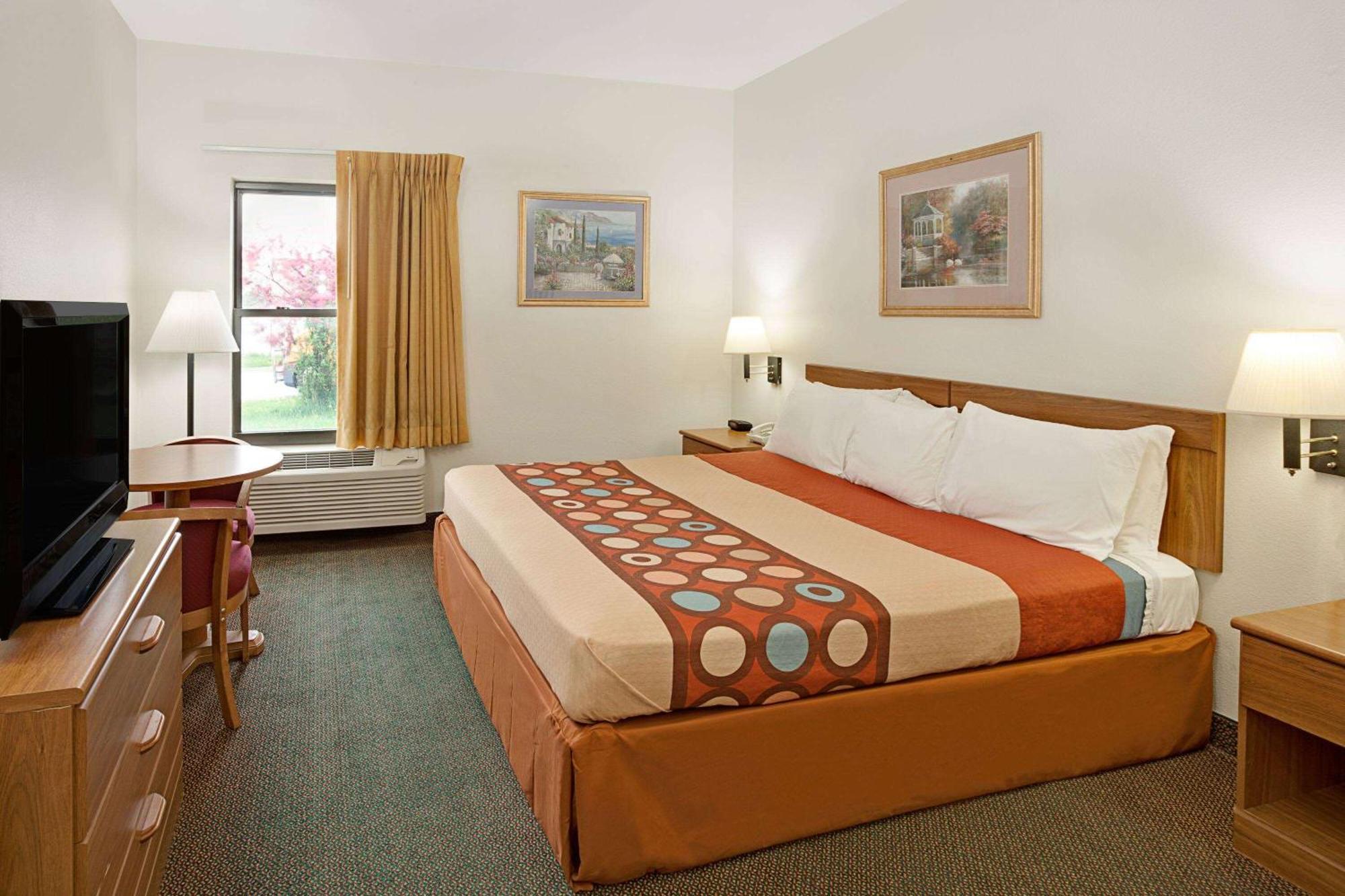 Super 8 By Wyndham Hampshire Il Hotell Eksteriør bilde
